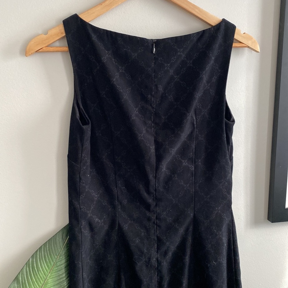Velvety Subtle Chain Pattern Shift Dress - Picture 7 of 8